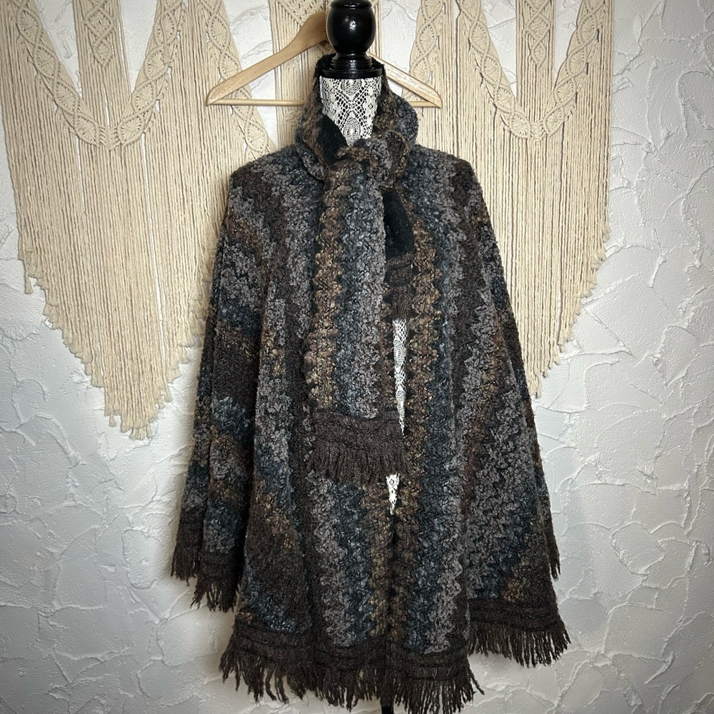 Vintage 1980s Oscar de la Renta Wool-Blend Shawl, Boho FringeWrap,Earth-Tones - Picture 16 of 16
